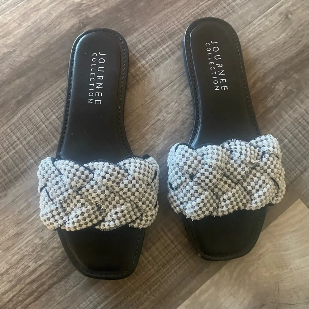 New Journee Collection Women's Railey Comfort Foam Slip On Slide Flat S… - Picture 6 of 9